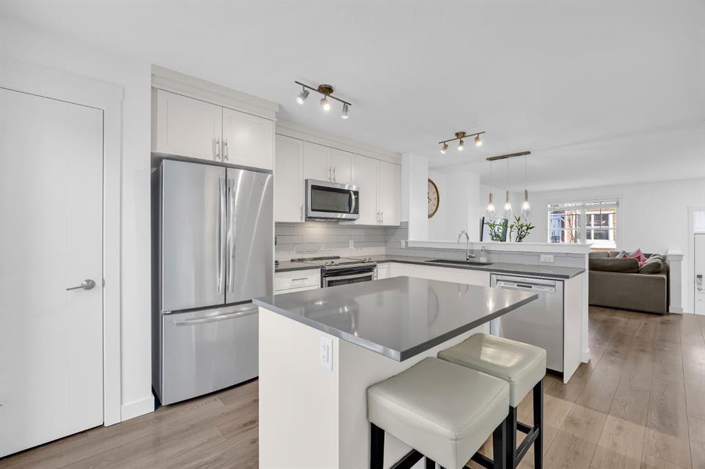 Second View of 623 Cranbrook Walk SE, Cranston, Calgary, Alberta, T3M 2V5