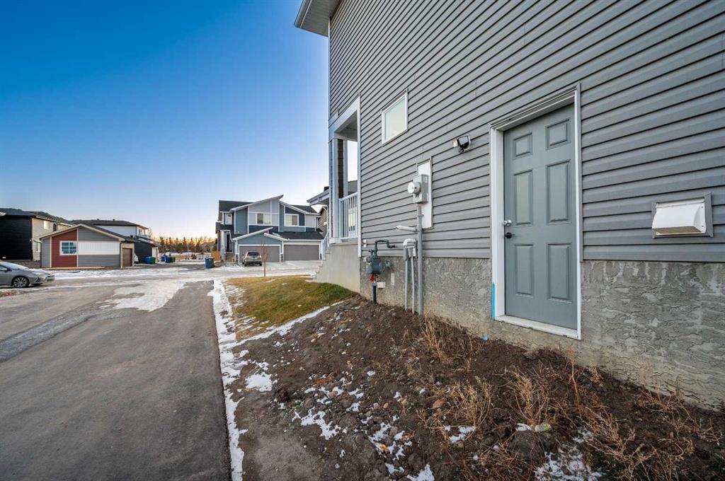 Fifth View of 84 Waterford Manor , Waterford, Chestermere, Alberta, T1X 2T9