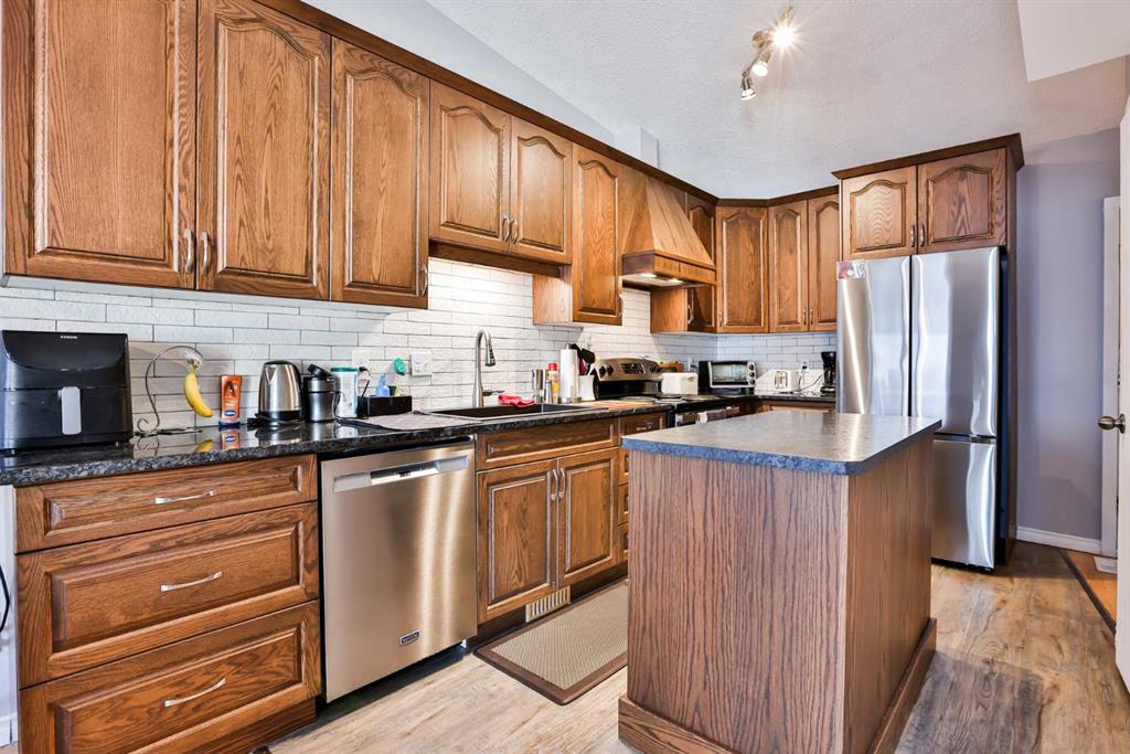 Fourth View of 2, 135 Jerry Potts Boulevard W, Indian Battle Heights, Lethbridge, Alberta, T1K 6H2