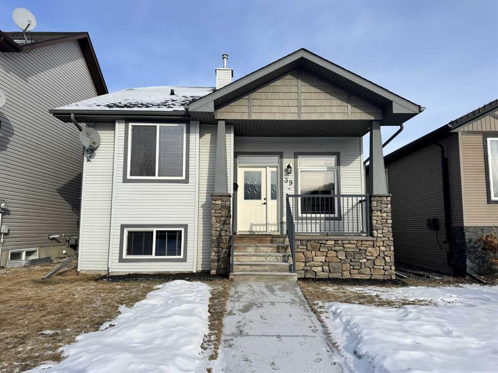 39 Reynolds Road , A2281420, Alberta,