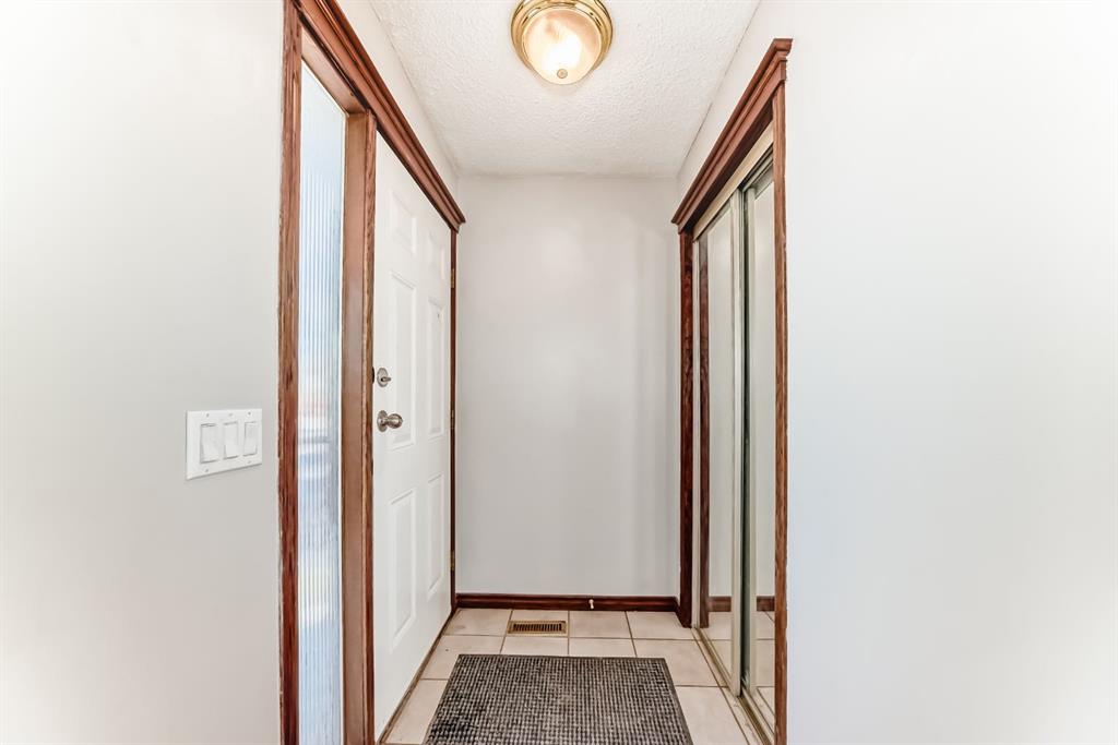 Fourth View of 8007 Ranchview Drive NW, Ranchlands, Calgary, Alberta, T3G 1S7