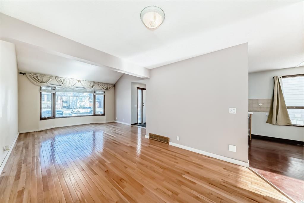 Fifth View of 8007 Ranchview Drive NW, Ranchlands, Calgary, Alberta, T3G 1S7