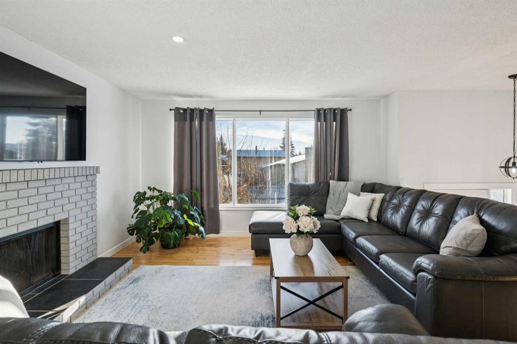 Fourth View of 14 Glenhill Crescent , Glenbow, Cochrane, Alberta, T4C 1G8