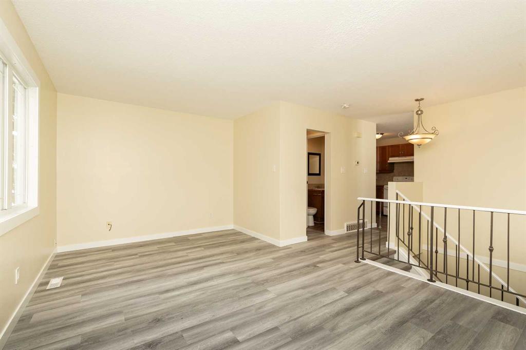 Fifth View of 3, 2402 23 Street N, Winston Churchill, Lethbridge, Alberta, T1H 4R7