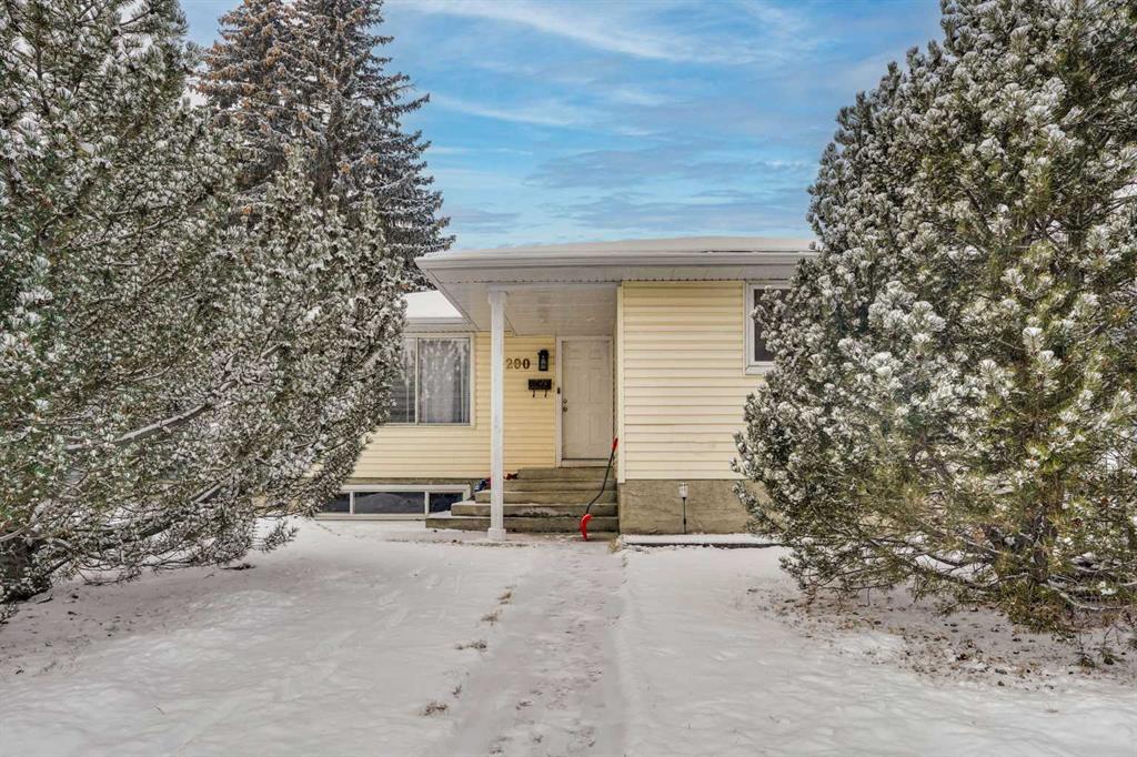 200 Penbrooke Close SE, A2281652, Alberta,