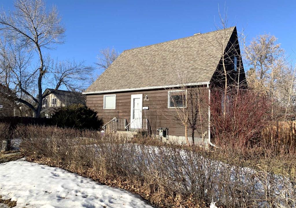 Third View of 7616 34 Avenue NW, Bowness, Calgary, Alberta, T3B 1N6