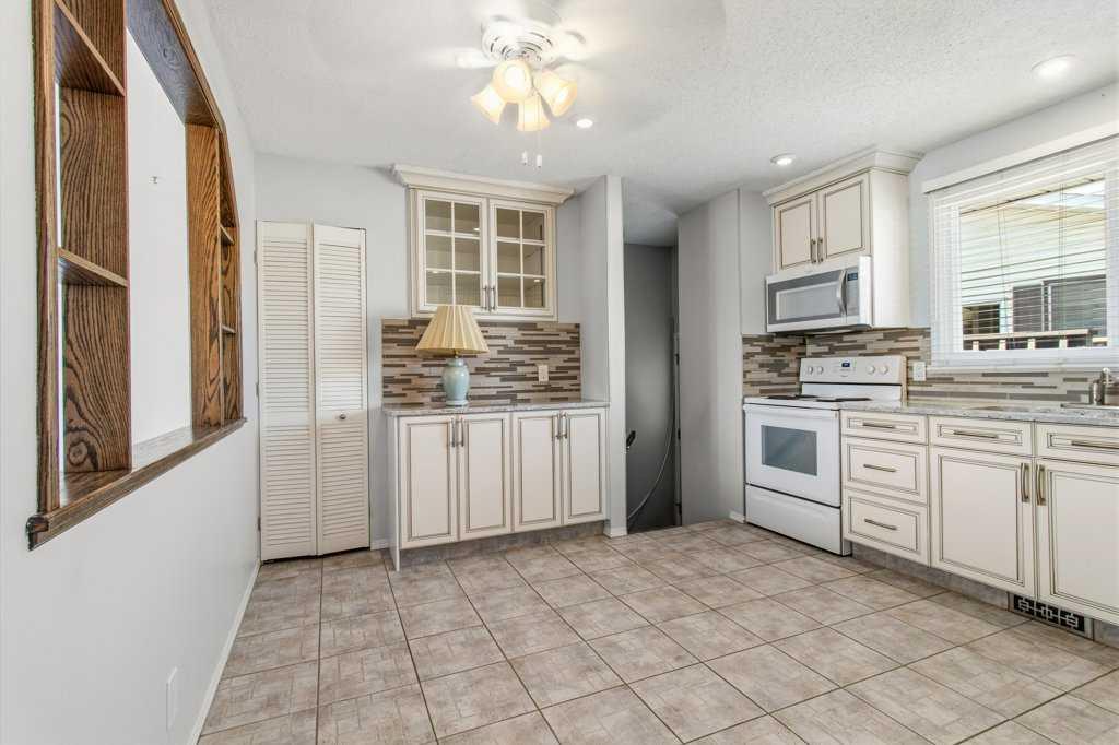 Fourth View of 40 Neal Close , Normandeau, Red Deer, Alberta, T4P 1N4