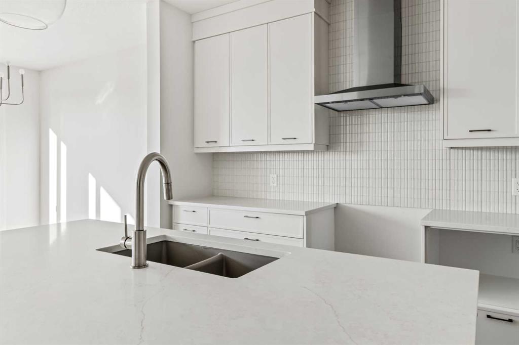 Fifth View of 54 Lucas Place NW, Livingston, Calgary, Alberta, T3P 2E2