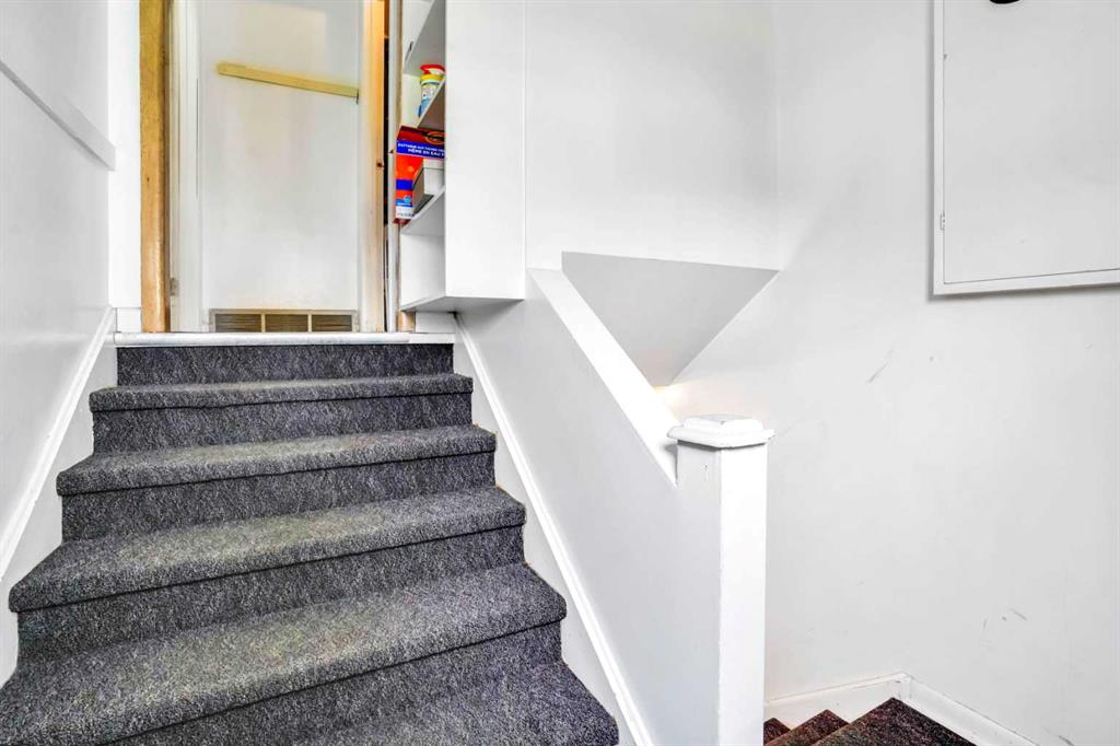 Fifth View of 112 29 Avenue NW, Tuxedo Park, Calgary, Alberta, T2M 2L8