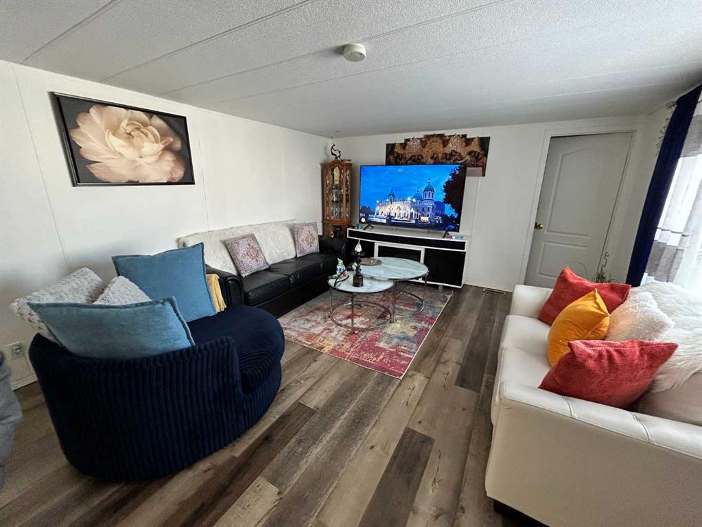 Third View of 117 Maple Drive W, Sunnylea, Brooks, Alberta, T1R 1H9