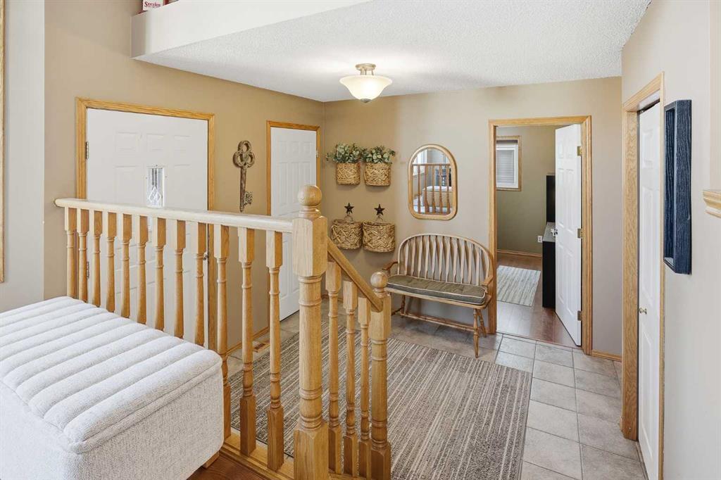 Fifth View of 940 Citadel Drive NW, Citadel, Calgary, Alberta, T3G 4A4