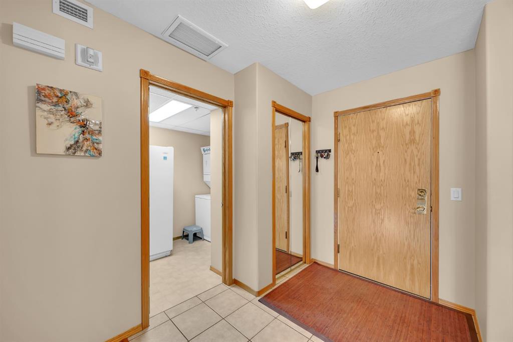 Fourth View of 106, 728 Country Hills Road NW, Country Hills, Calgary, Alberta, T3K 5K8