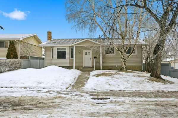 Second View of 2404 51 Street NE, Rundle, Calgary, Alberta, T1Y 1C3