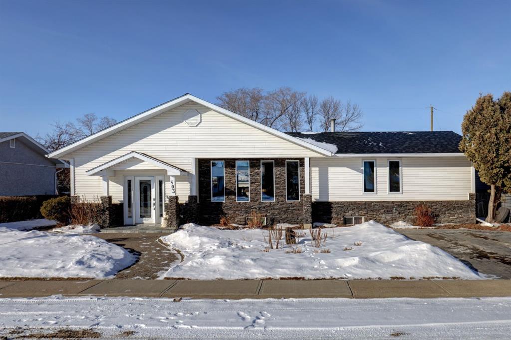 403 15 Street E, A2282254, Alberta,