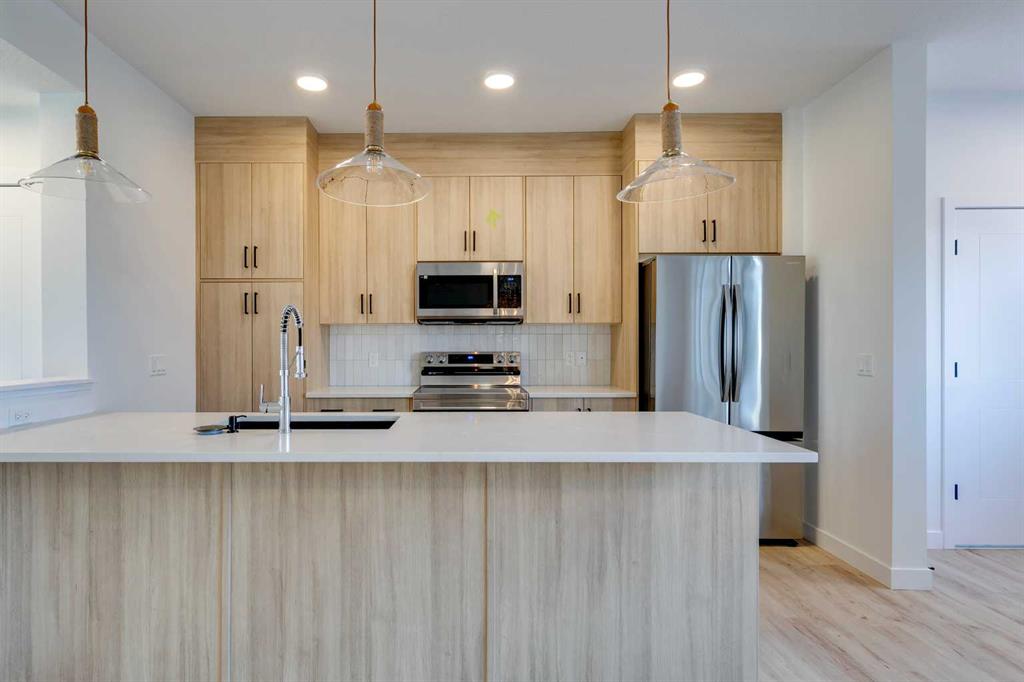 403 Clydesdale Avenue , A2282302, Alberta,