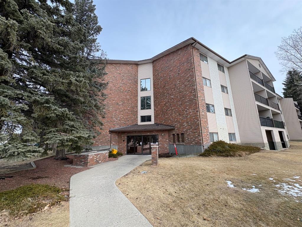 Third View of 308, 85 Foxbend Crescent N, Uplands, Lethbridge, Alberta, T1H5T4