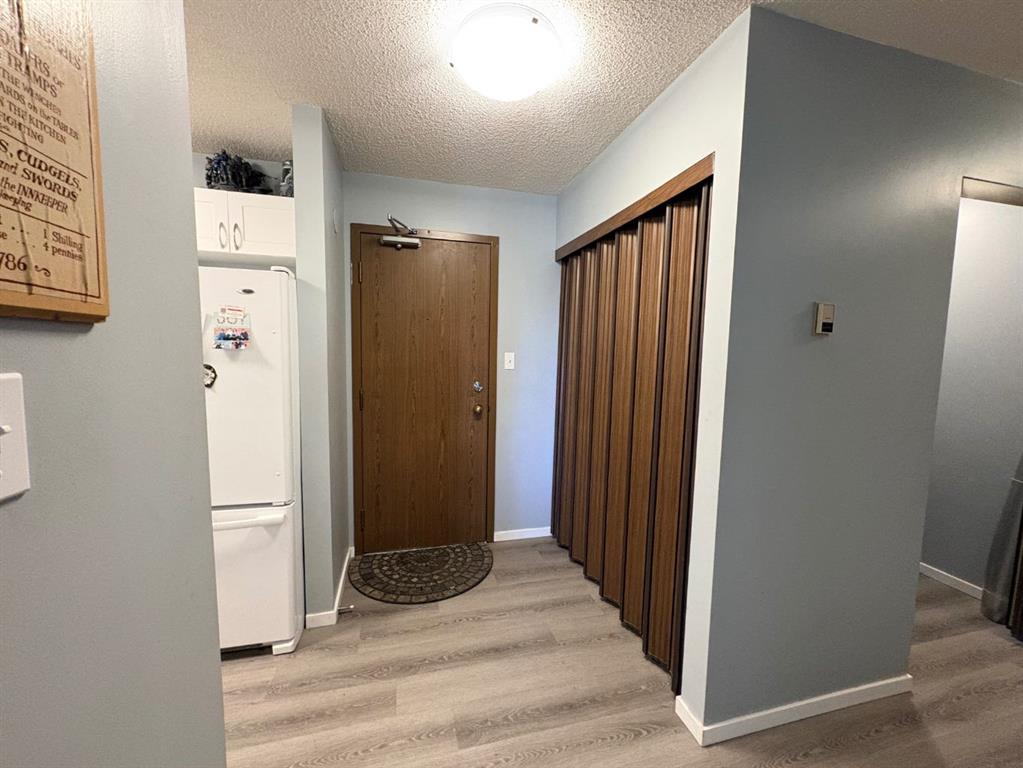 Fifth View of 308, 85 Foxbend Crescent N, Uplands, Lethbridge, Alberta, T1H5T4