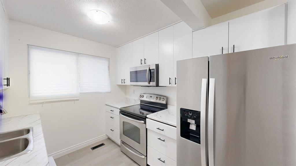 1, 115 Lafayette Boulevard W, A2282371, Alberta,