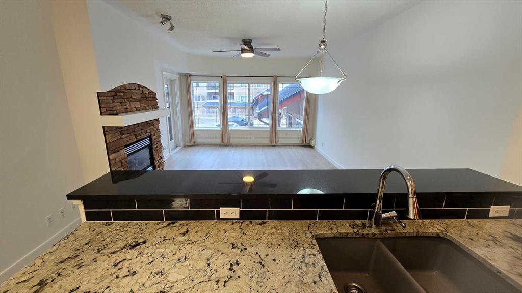 Third View of 201, 10 Discovery Ridge Close SW, Discovery Ridge, Calgary, Alberta, t3h 5x4