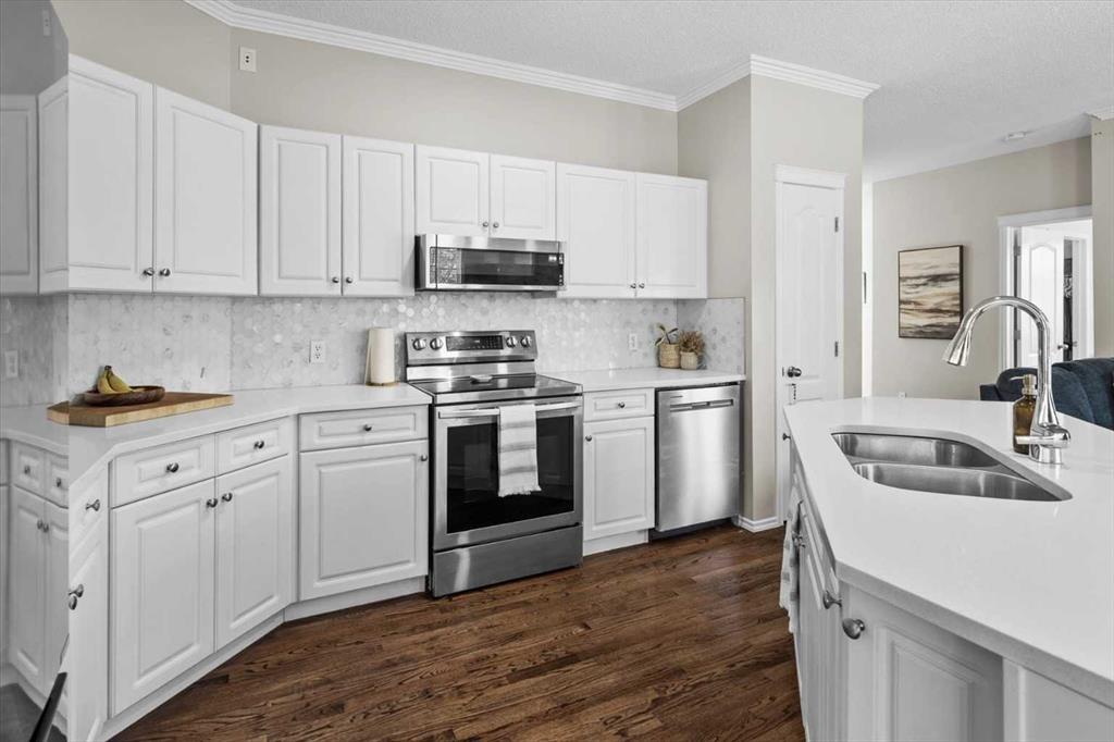 Fourth View of 113 Edgeridge Terrace NW, Edgemont, Calgary, Alberta, T3A 6C3