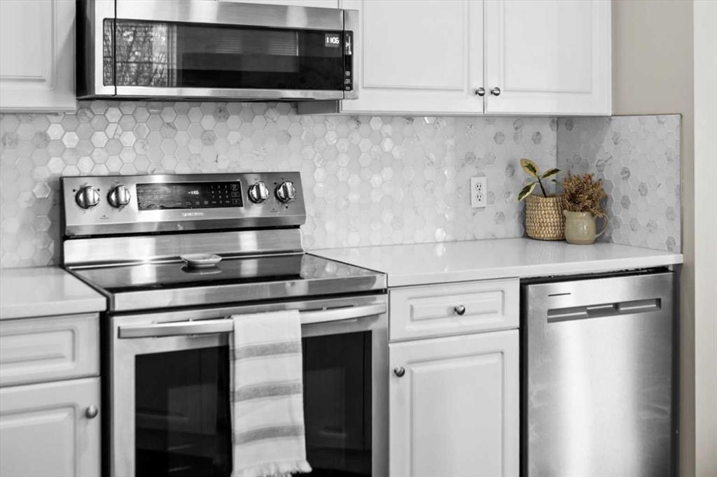 Fifth View of 113 Edgeridge Terrace NW, Edgemont, Calgary, Alberta, T3A 6C3