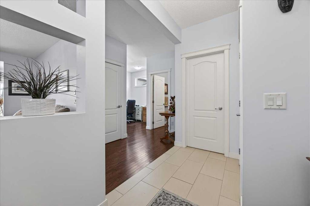 Fourth View of 28 Evansview Manor NW, Evanston, Calgary, Alberta, T3P 0J7