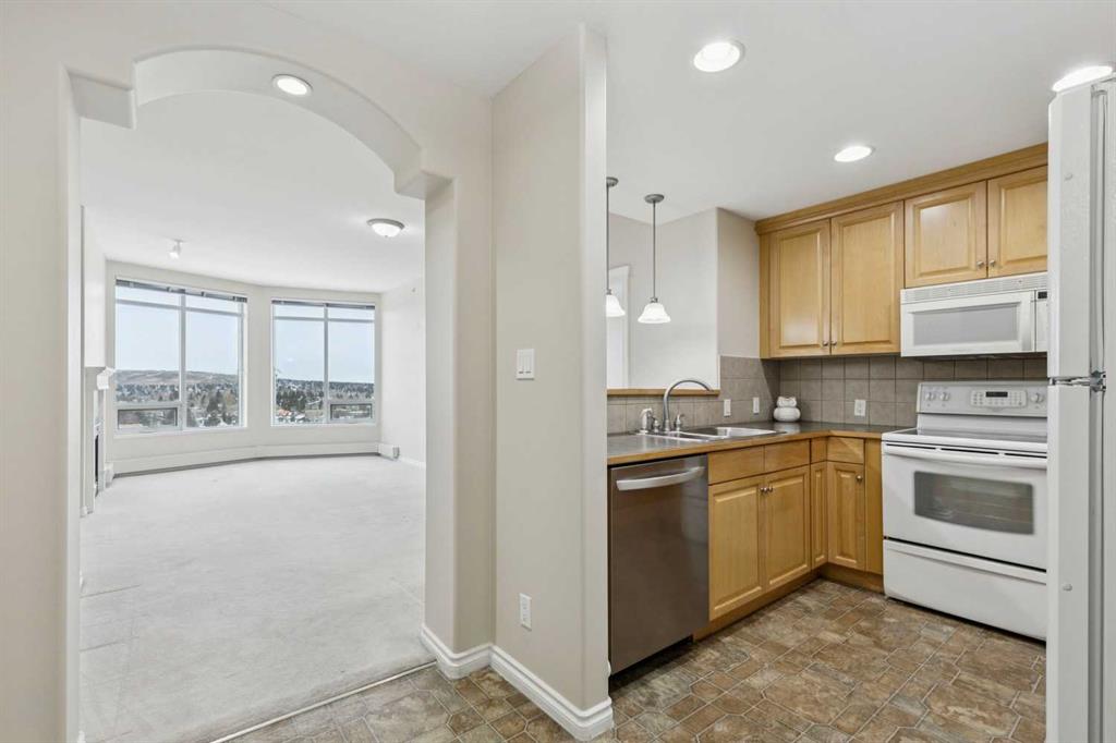 Third View of 705, 1726 14 Avenue NW, Hounsfield Heights/Briar Hill, Calgary, Alberta, T2N 4Y8