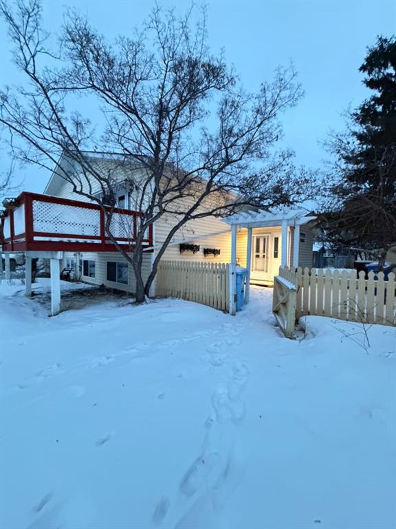 221 Ross Haven Drive , A2282507, Alberta,