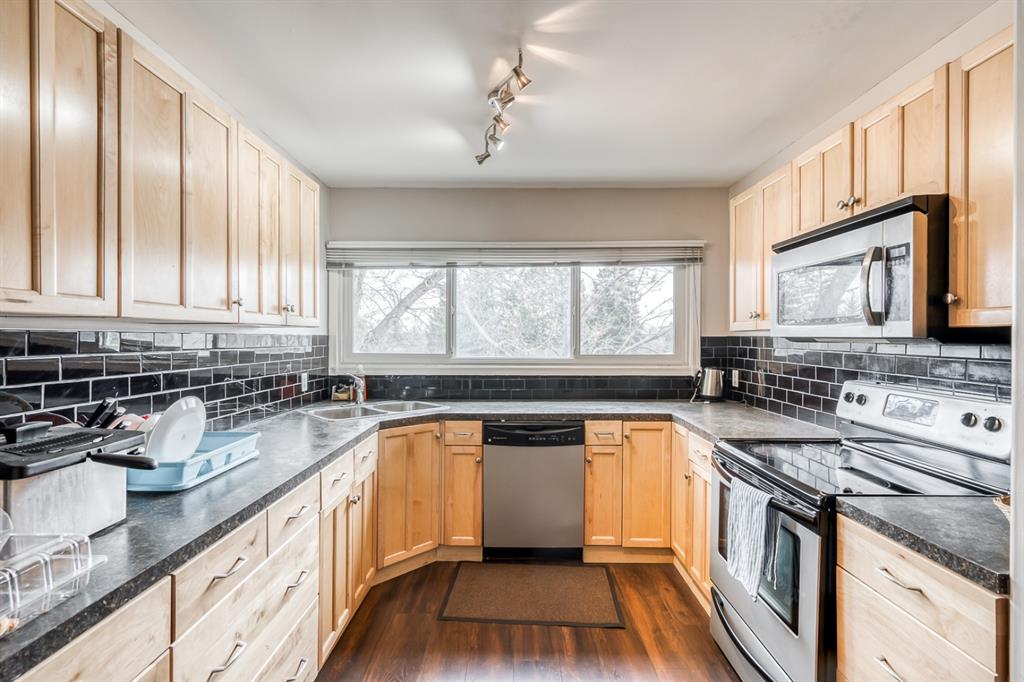 Fifth View of 210, 8231 Elbow Drive SW, Chinook Park, Calgary, Alberta, T2V 1K6