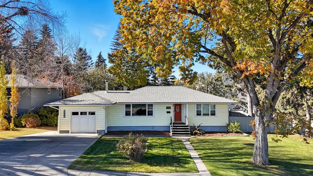 MLS® listing #108171634 for sale located at 3003 25 Street SW