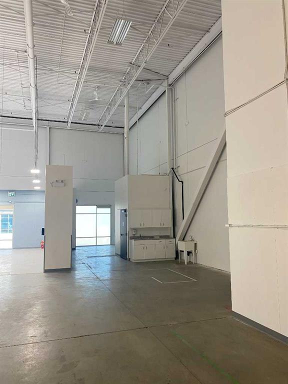 Fifth View of 107, 118 East Lake Boulevard NE, East Lake Industrial, Airdrie, Alberta, T4A 2G2