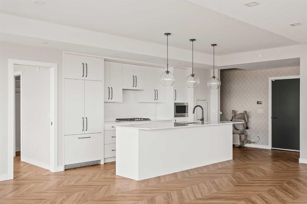 Fifth View of 717, 8505 Broadcast Avenue SW, West Springs, Calgary, Alberta, T3H 6B5