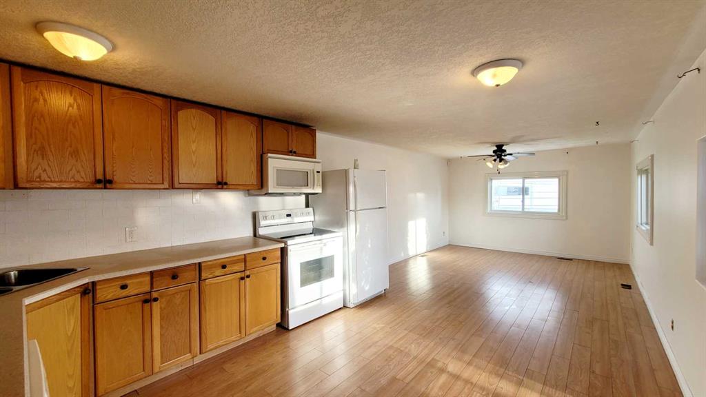 Fifth View of 104, 6834 59 Avenue , Mustang Acres, Red Deer, Alberta, T4P 1C9