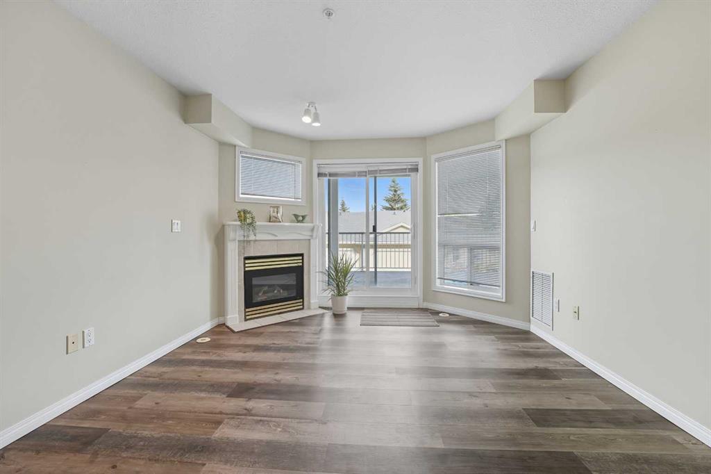 Fifth View of 208, 6118 53 Avenue , Highland Green, Red Deer, Alberta, T4N6P7