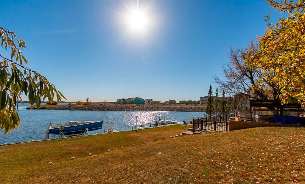1044 West Chestermere Dr Culdusac , A2282897, Alberta,