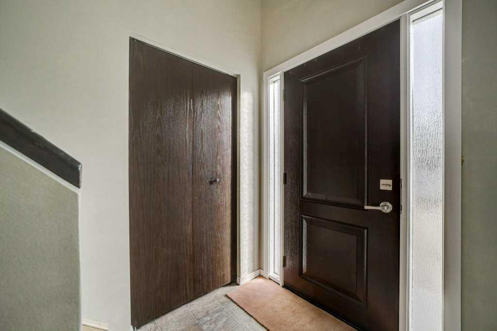 Fourth View of 15 Cambridge Road W, Varsity Village, Lethbridge, Alberta, T1K 4V7