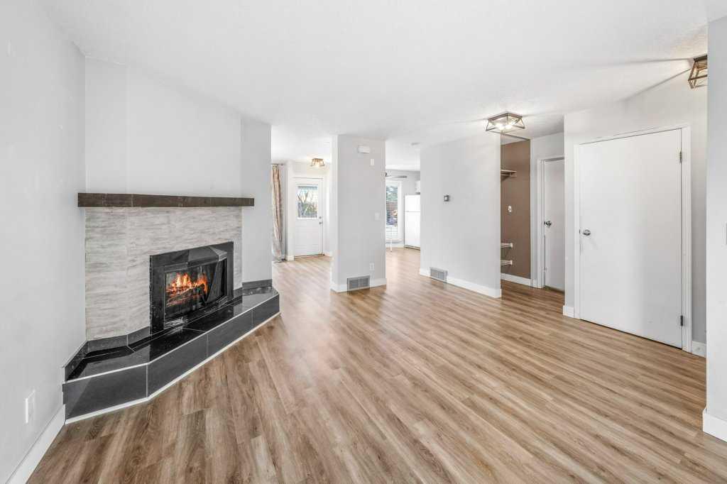 Fifth View of 2140 146 Avenue SE, Deer Run, Calgary, Alberta, T2J 5T2