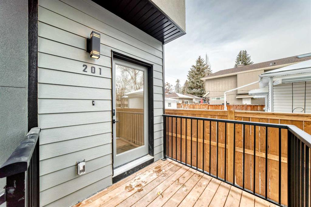 Fourth View of 1729 31 Street SW, Shaganappi, Calgary, Alberta, T3C 1N2