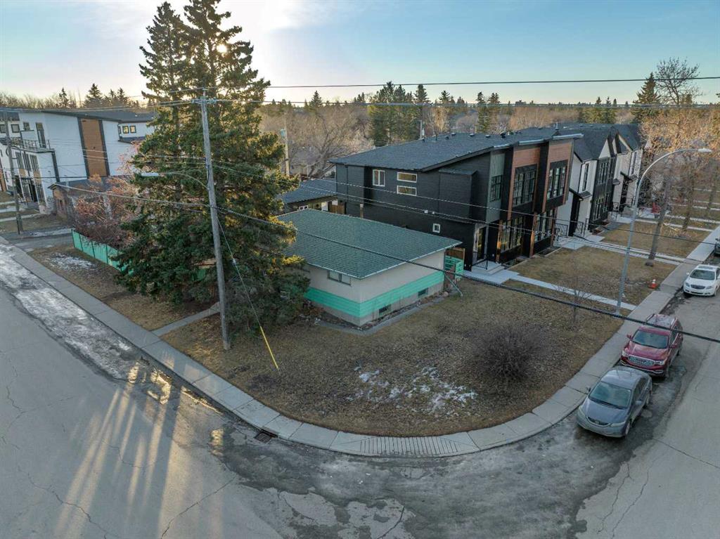 4313 30 Avenue SW, A2283108, Alberta,