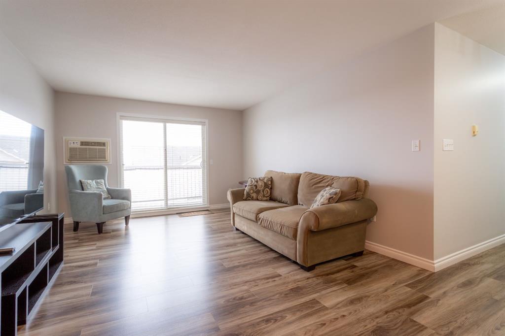 Fifth View of 313B, 6608 42 Street  , Parkview Estates, Lloydminster, Alberta, T9V 3L1