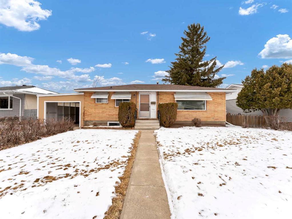 Second View of 711 Stewart Drive NW, Northwest Crescent Heights, Medicine Hat, Alberta, T1A 7C2