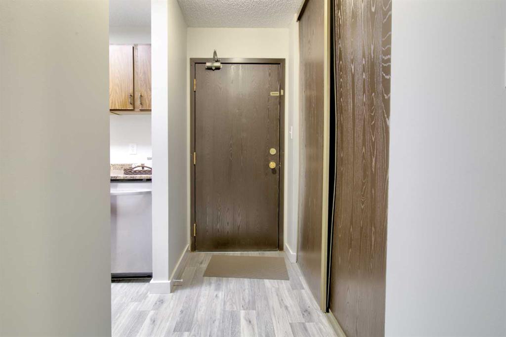 Third View of 104, 403 Columbia Boulevard W, Varsity Village, Lethbridge, Alberta, T1K 5R8