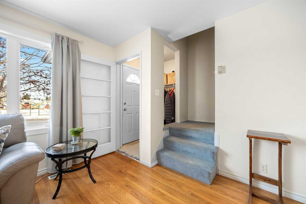 Fourth View of 462 Killarney Glen Court SW, Killarney/Glengarry, Calgary, Alberta, T3E 7H4