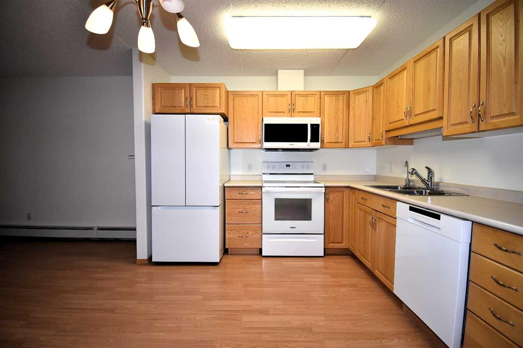 202, 777 48 Street , A2283386, Alberta,