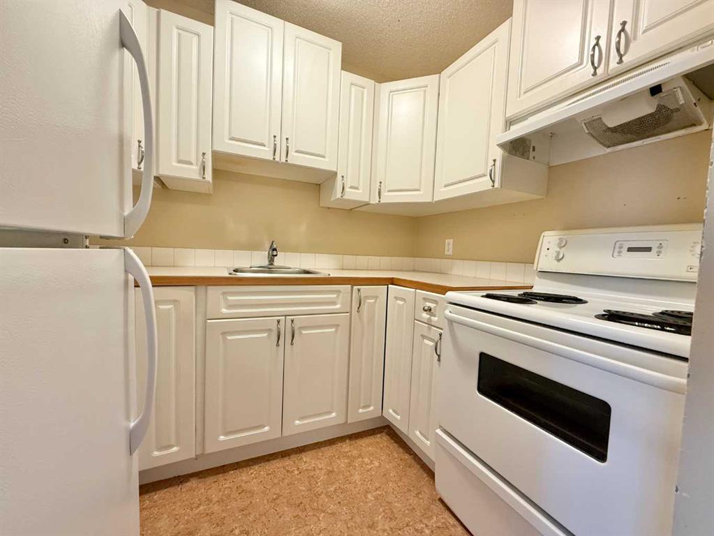 Fifth View of 307A, 295 Columbia Boulevard W, Varsity Village, Lethbridge, Alberta, T1K 4B8