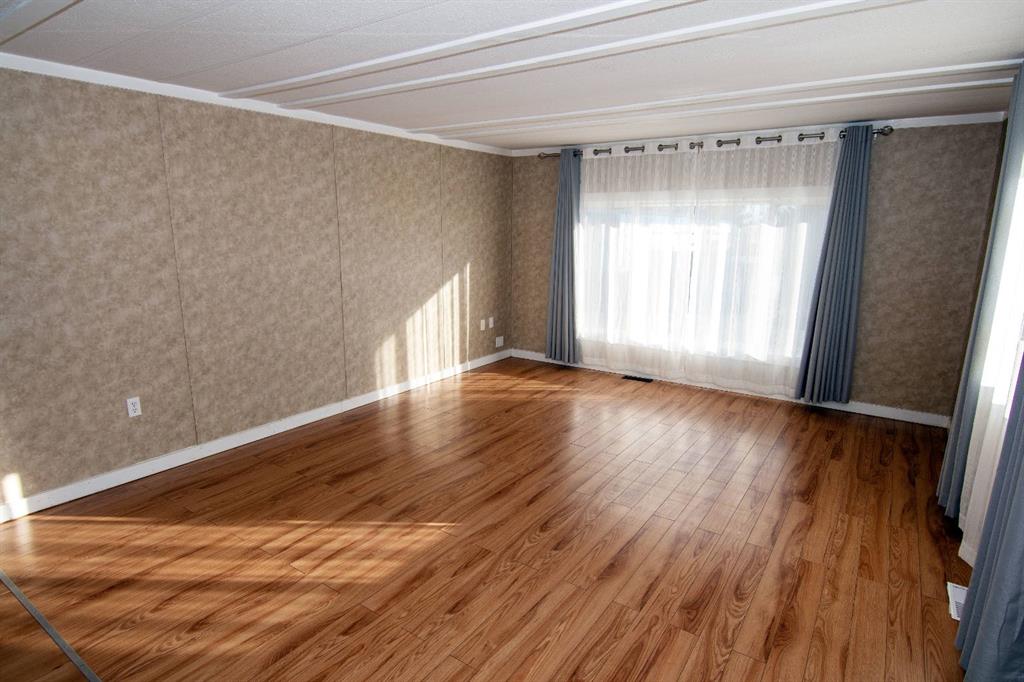 Fifth View of 215 Polar Avenue NE, North Central High River, High River, Alberta, T1V 1J4