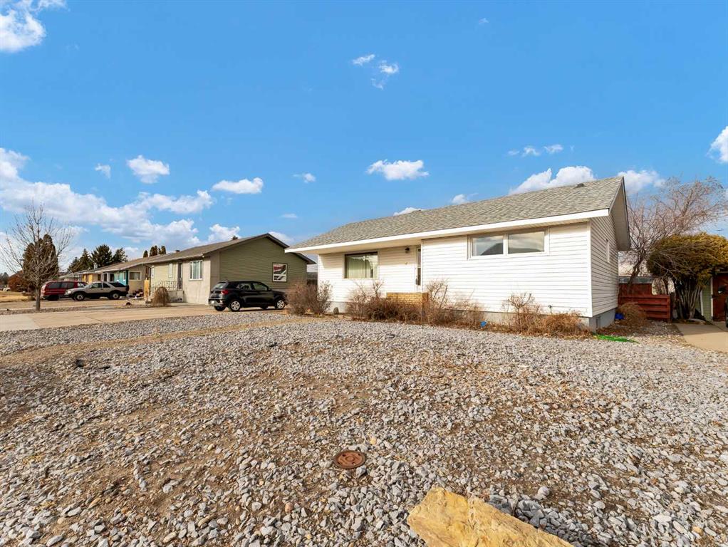 Second View of 18 7 Street NW, Northwest Crescent Heights, Medicine Hat, Alberta, T1A 5P5