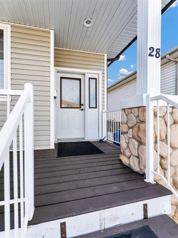 Third View of 28 Stonegate Crescent SE, SE Southridge, Medicine Hat, Alberta, T1B4L3