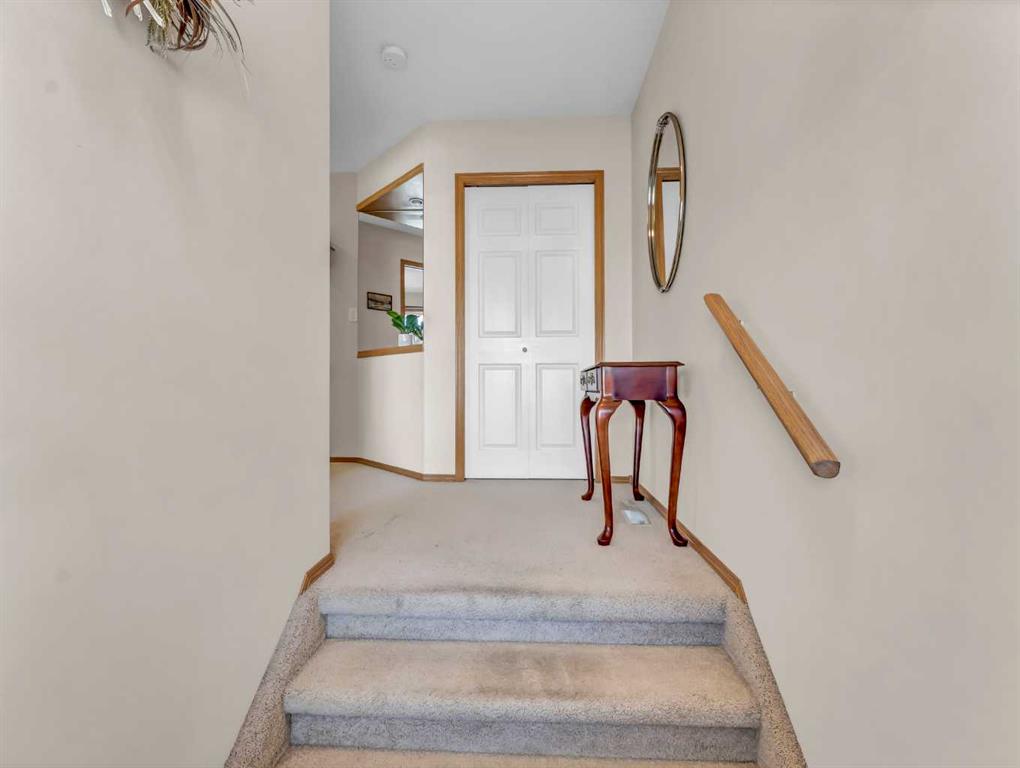 Fourth View of 28 Stonegate Crescent SE, SE Southridge, Medicine Hat, Alberta, T1B4L3