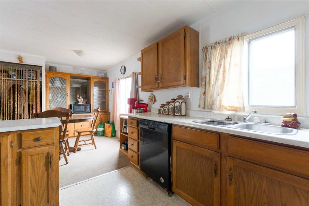 Fifth View of 302, 6620 17 Avenue SE, Red Carpet, Calgary, Alberta, T2A0W6